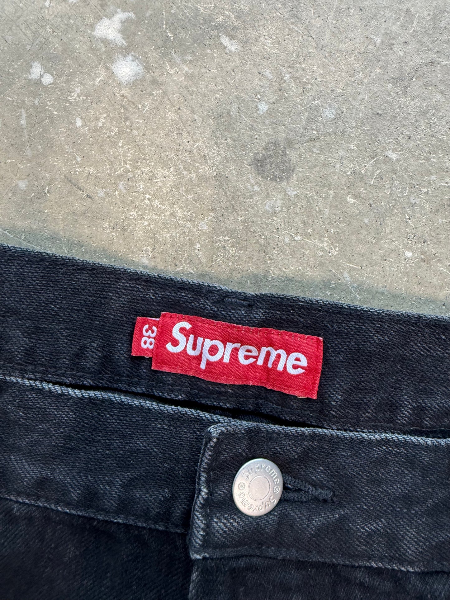 (38W) Supreme Distressed Loose Fit Selvedge Jean (SS26)