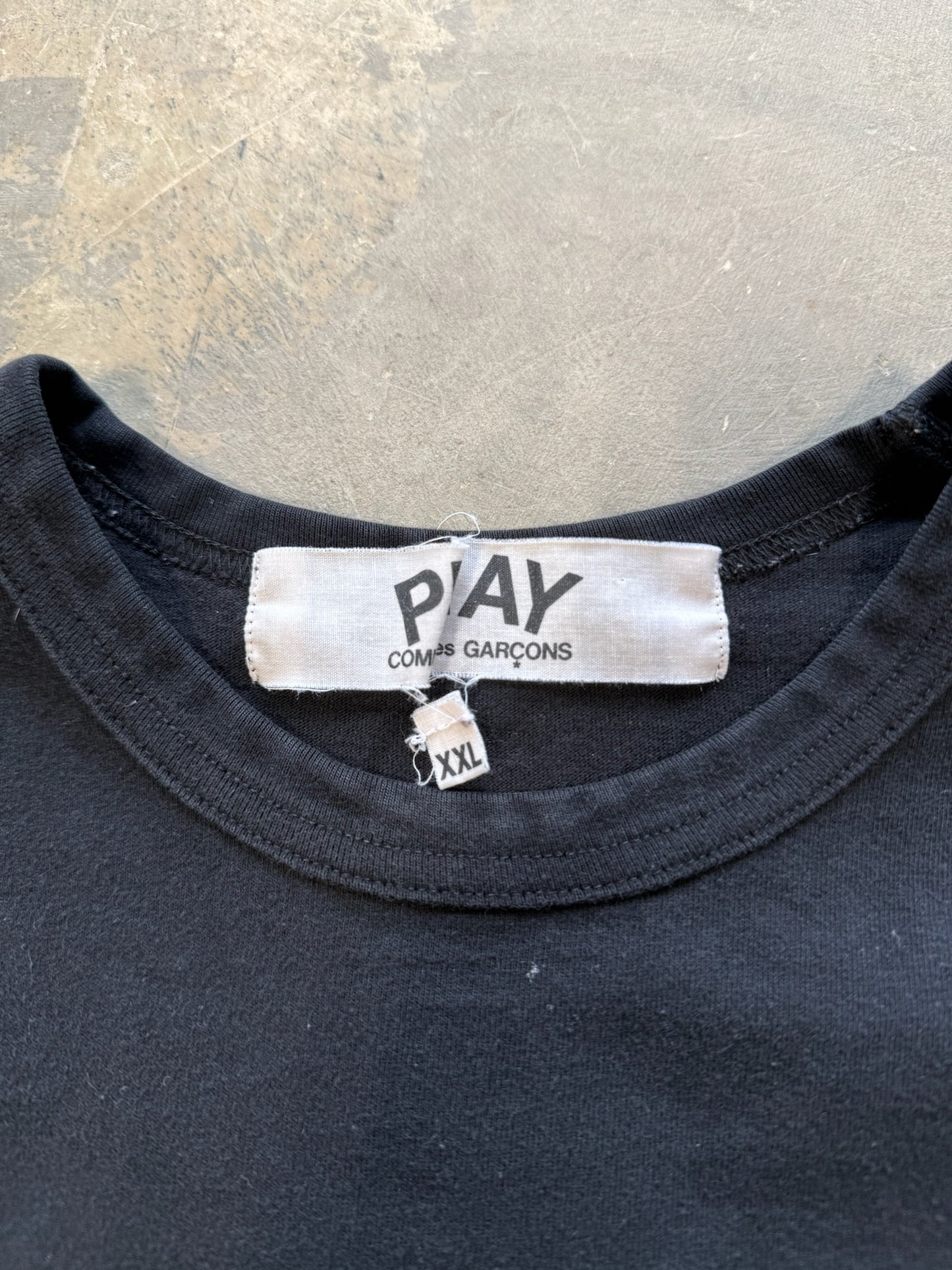 (XXL) CDG Gold Heart Black T-Shirt