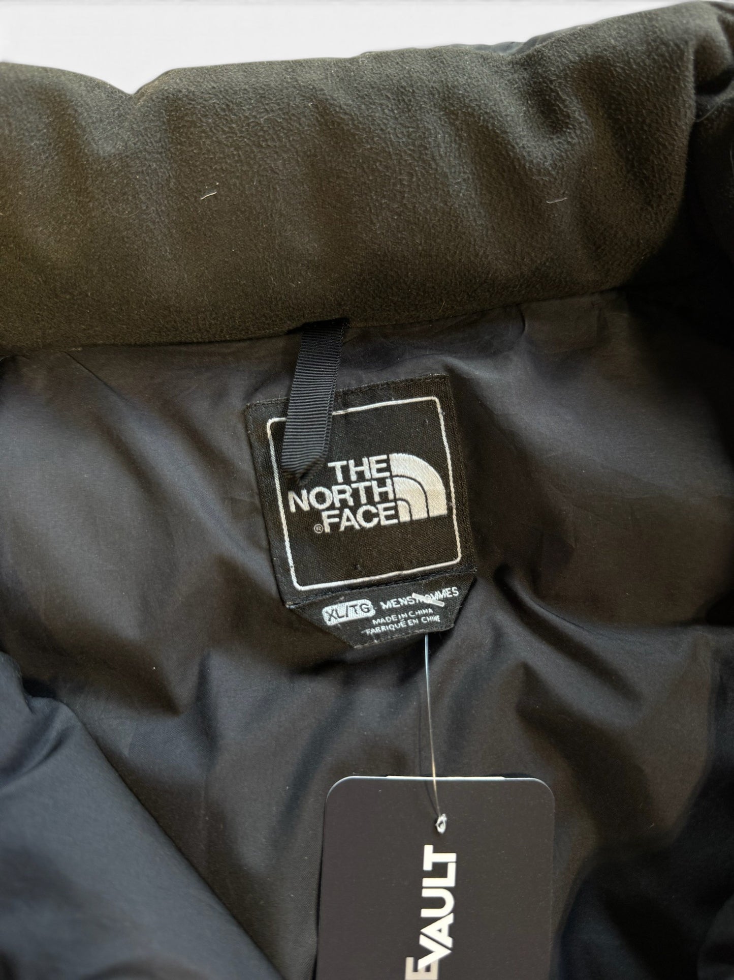 (XL) The North Face 550 Black Puffer Jacket