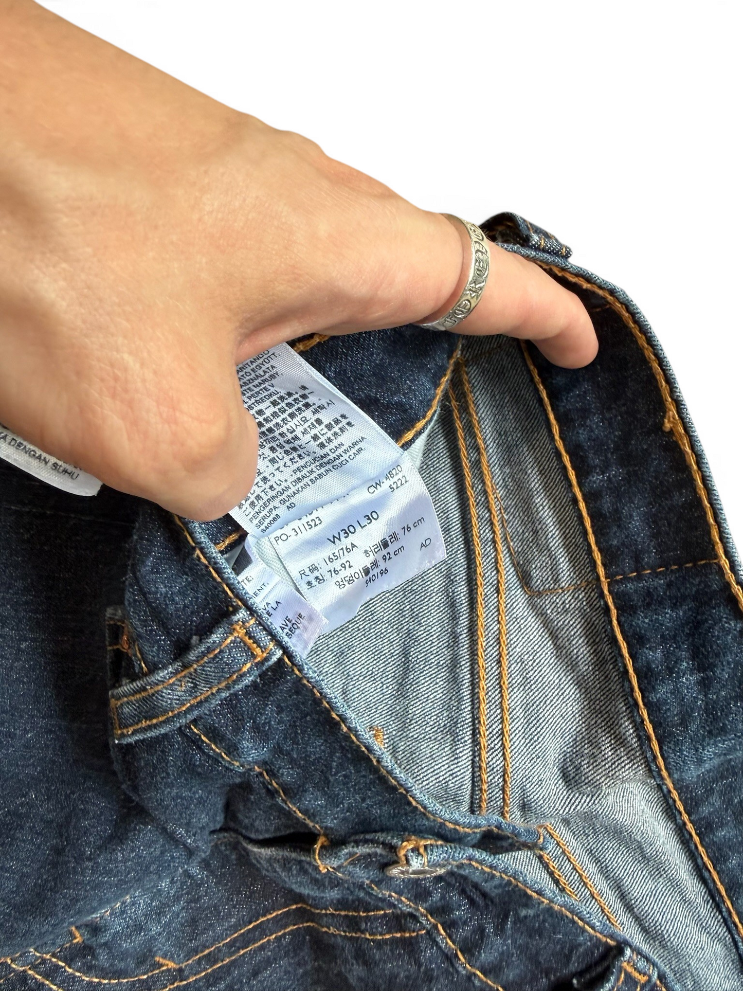 (30W) Levi 514 Dark Wash Jorts