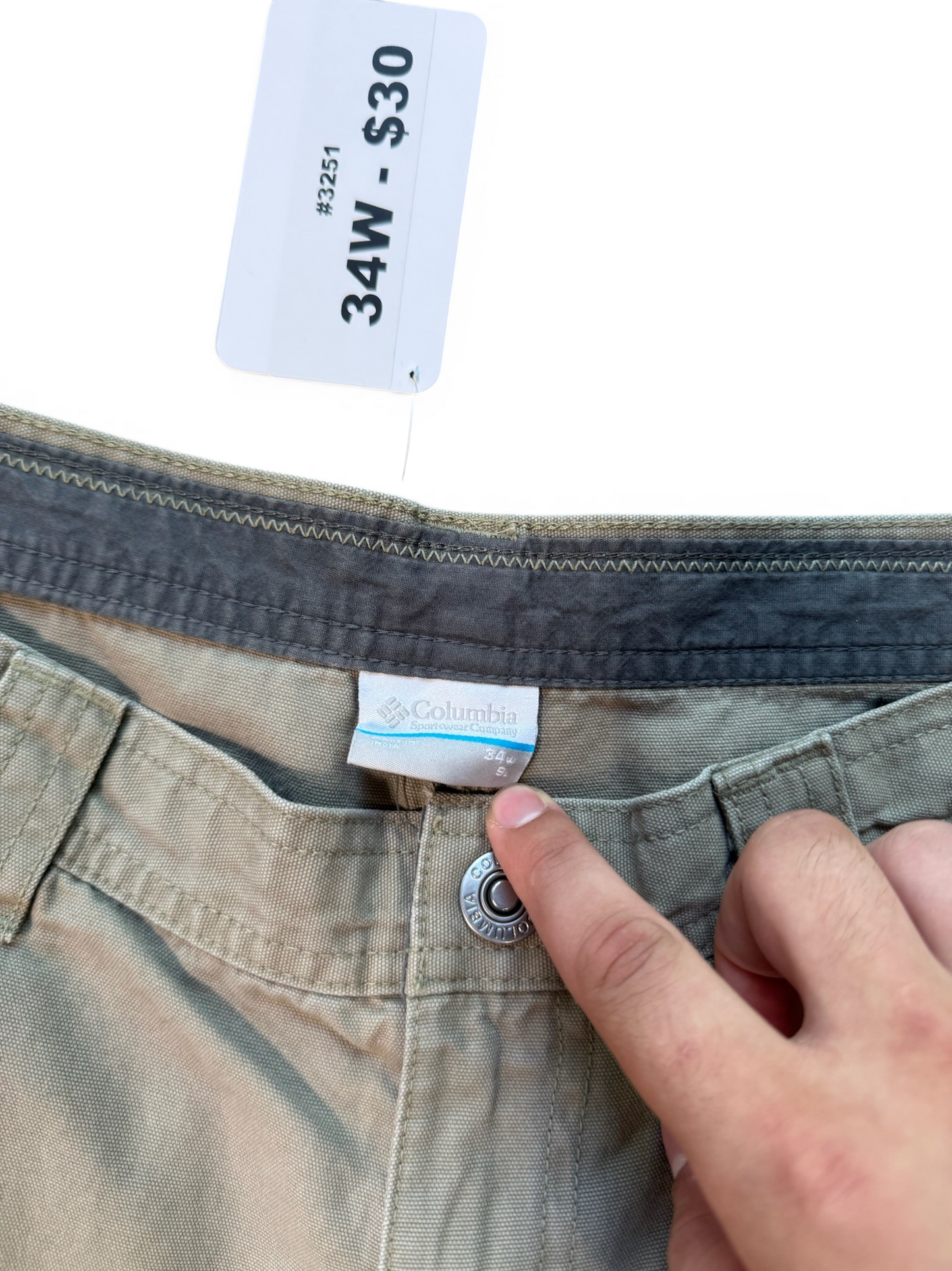 (34W) Columbia Cargo Shorts