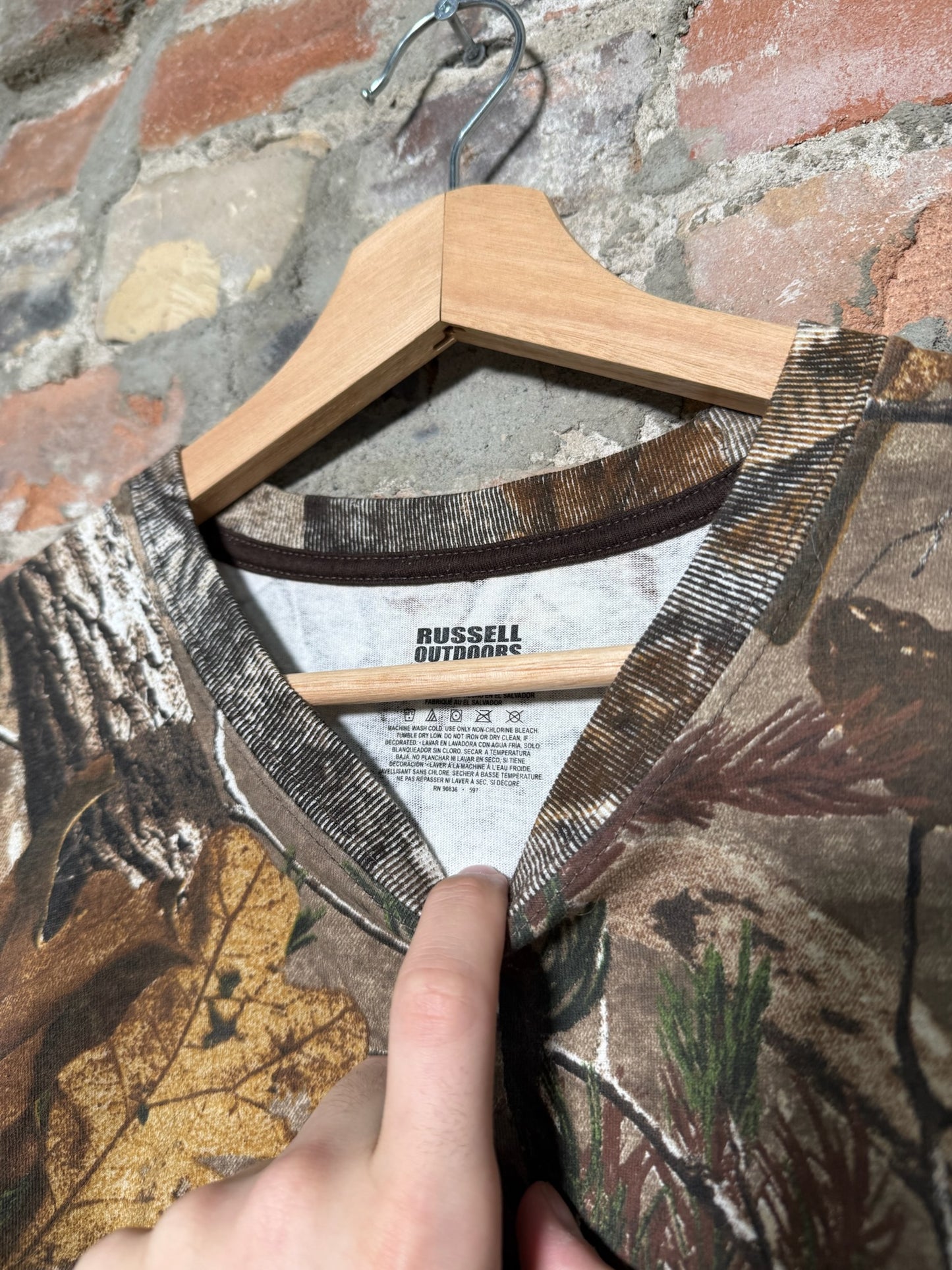 (L) Russell Outdoors Camo Pocket T-Shirt