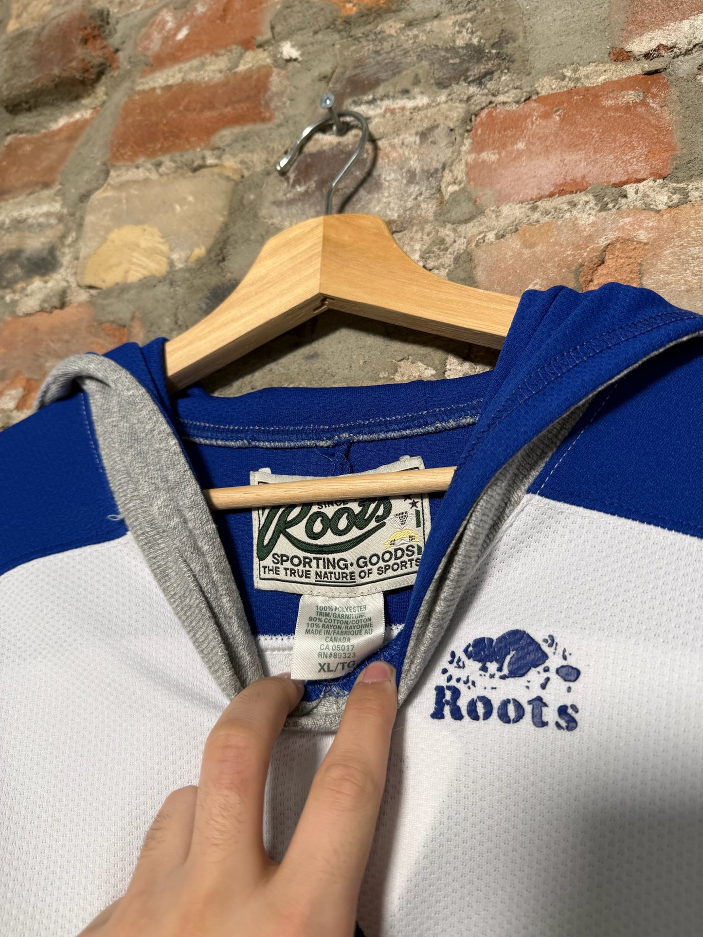 (XL) VTG Maple Leafs Roots Hoodie Jersey