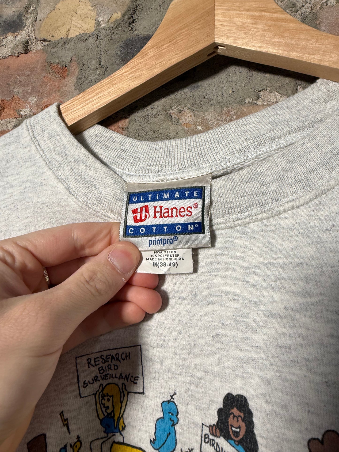 90’s Birds Aren’t Real Crewneck Sz M