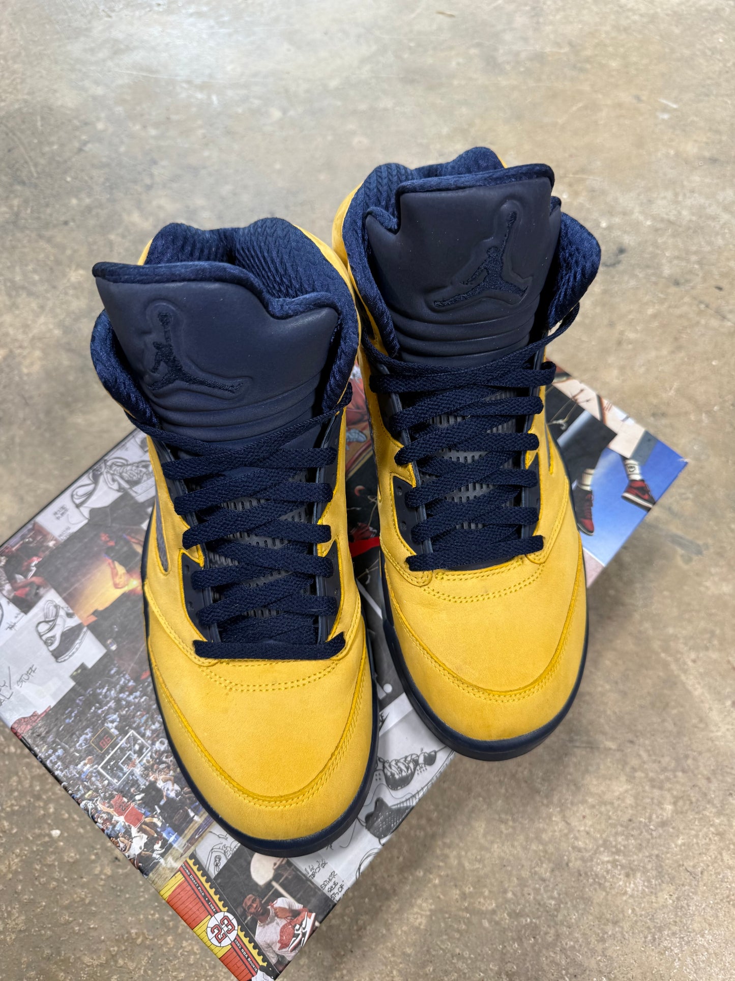 (10M) Jordan 5 Retro Michigan 2019