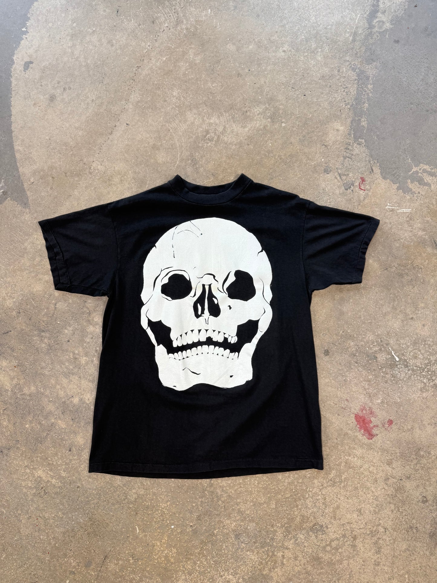 (L) 90’s Rattle My Bones Skull Shirt