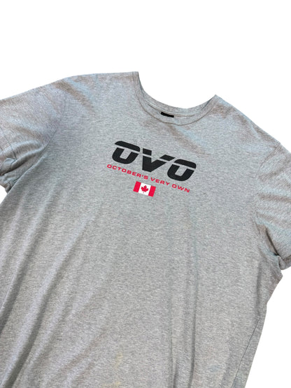 (XXL) OVO Spell Out Canadian Flag Tee