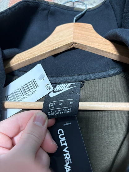 Nike Camo Tech Fleece Sz M