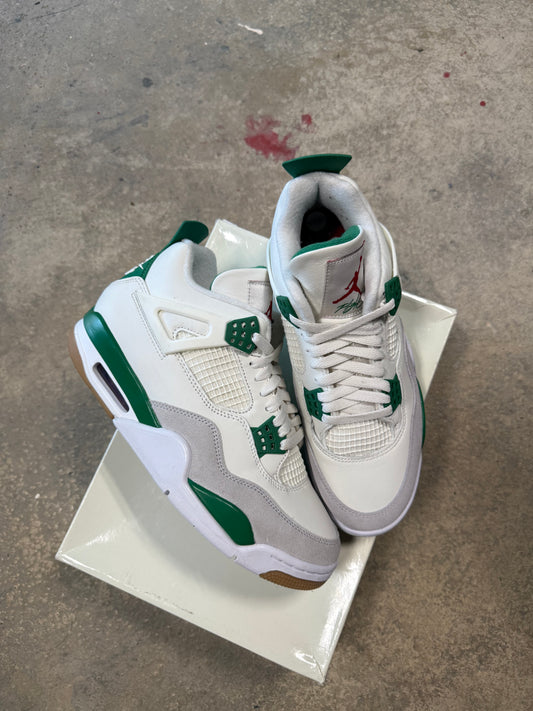 (9M) Used Jordan 4 SB Pine Green