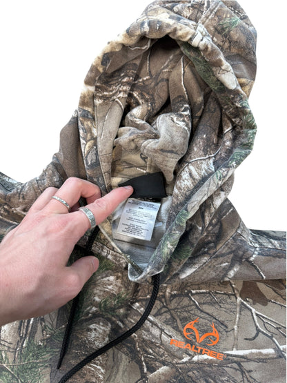 (M) Vintage RealTree Camo Sweater