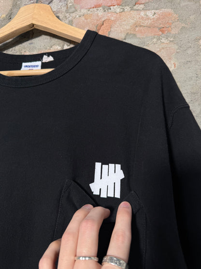 (XL) Undefeated Pocket Logo Tee