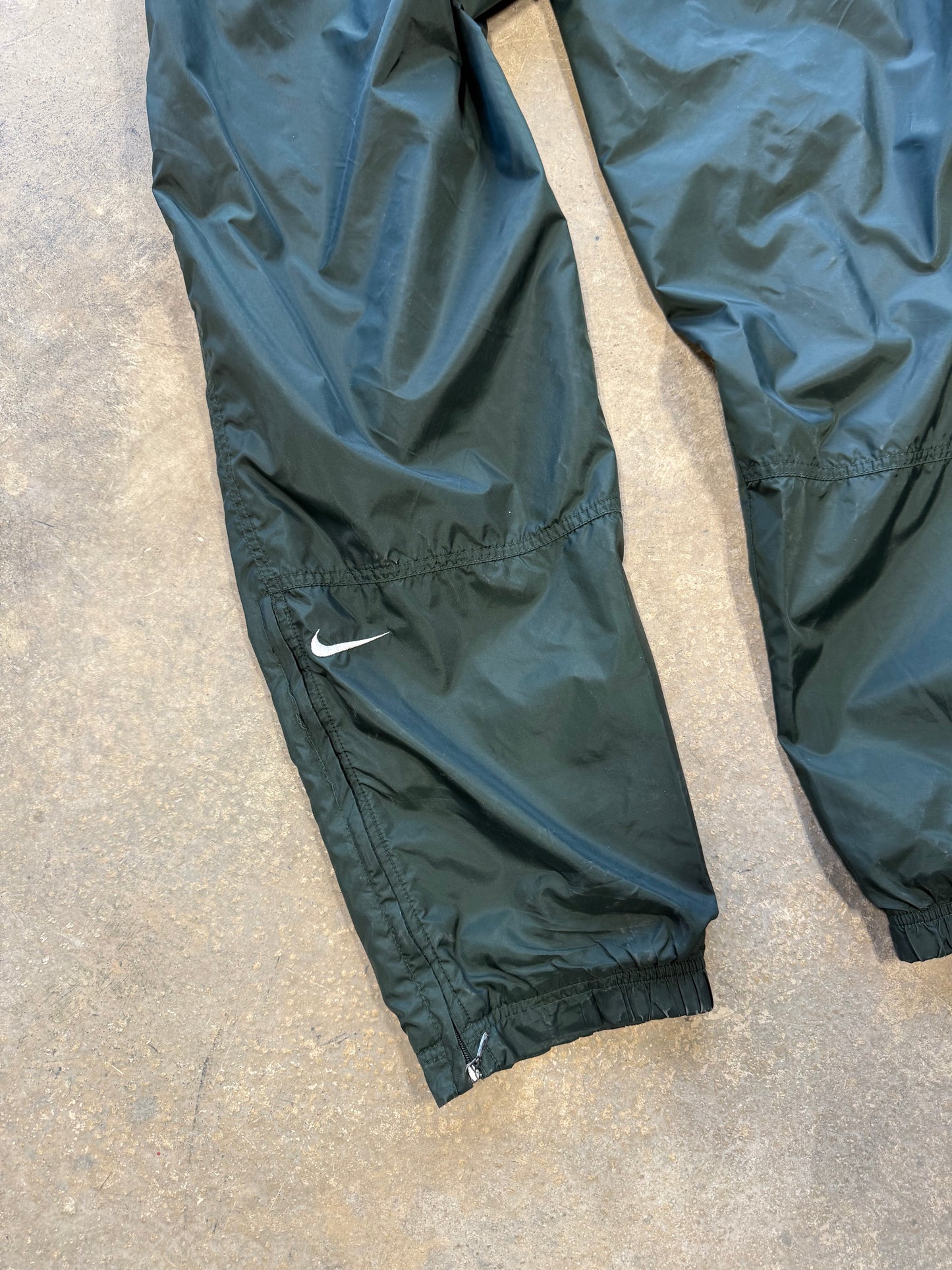 (L) 90s Nike Nylon Forest Green Pants