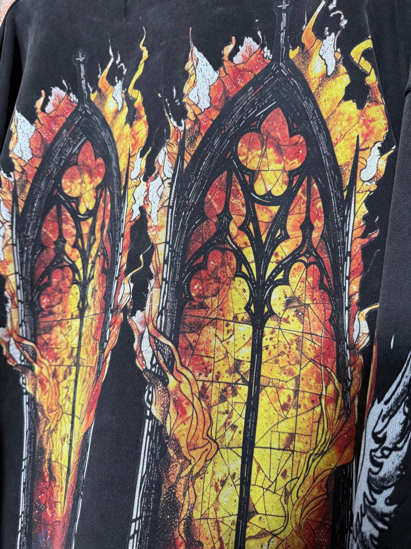 Who Decides War Ember Chapel
Crewneck Sweater Sz XXL