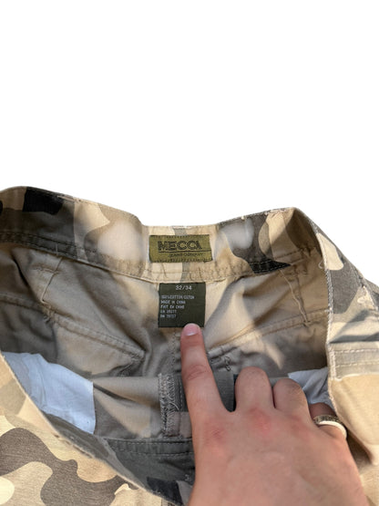(32) Vintage Mecca Utility Camo Cargo Pants