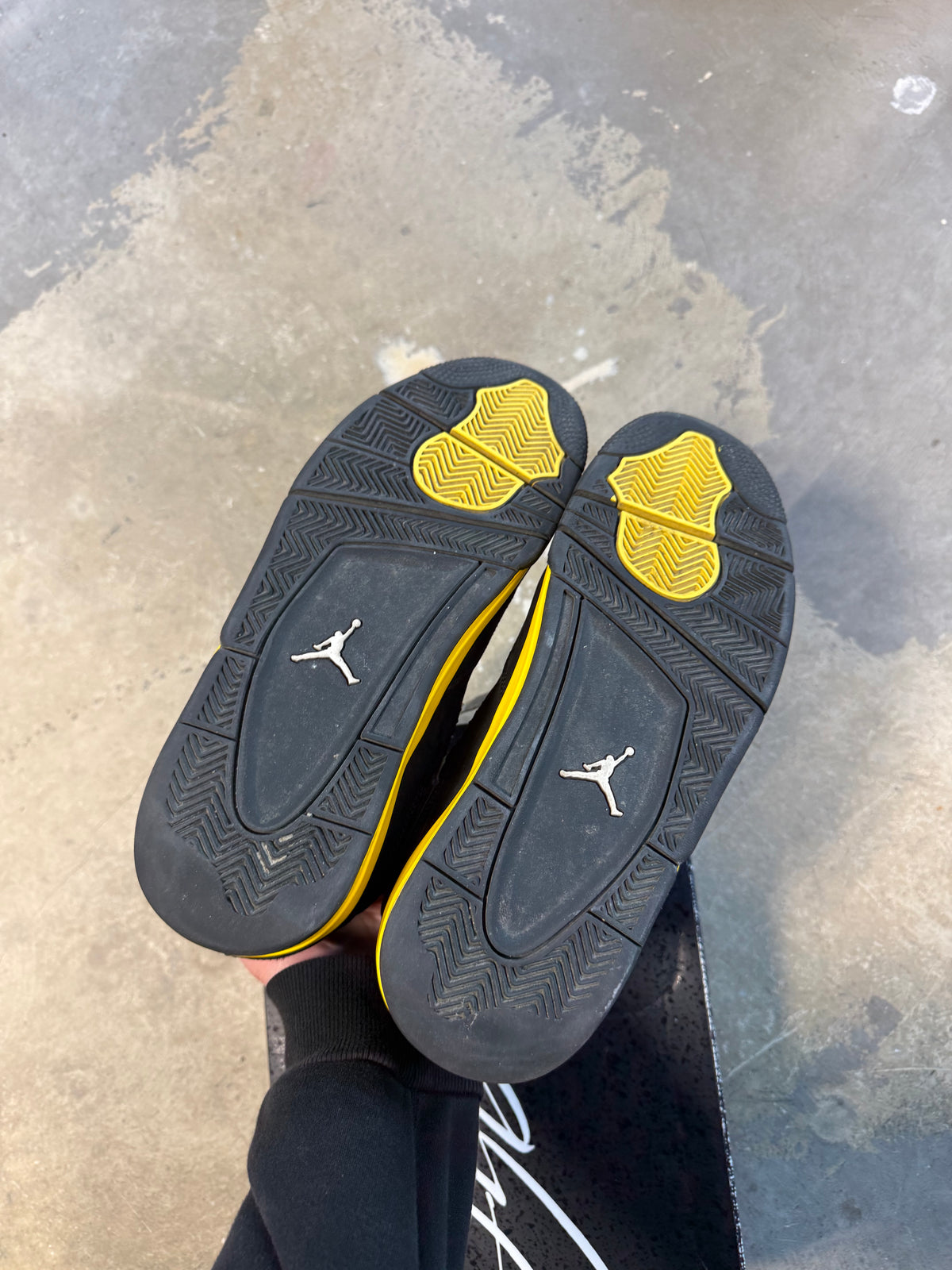 (11) Jordan 4 Thunder Used