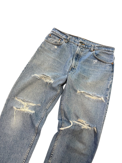(36) Vintage Trashed Levi’s 550 Jeans