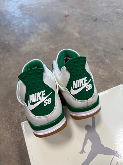 (9M) Used Jordan 4 SB Pine Green