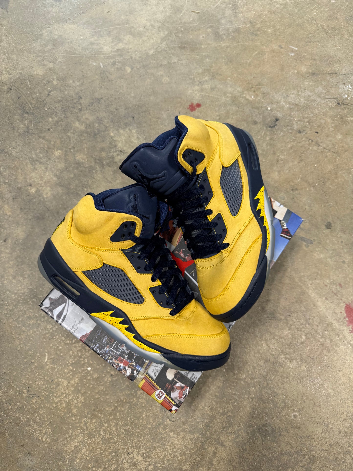 (10M) Jordan 5 Retro Michigan 2019