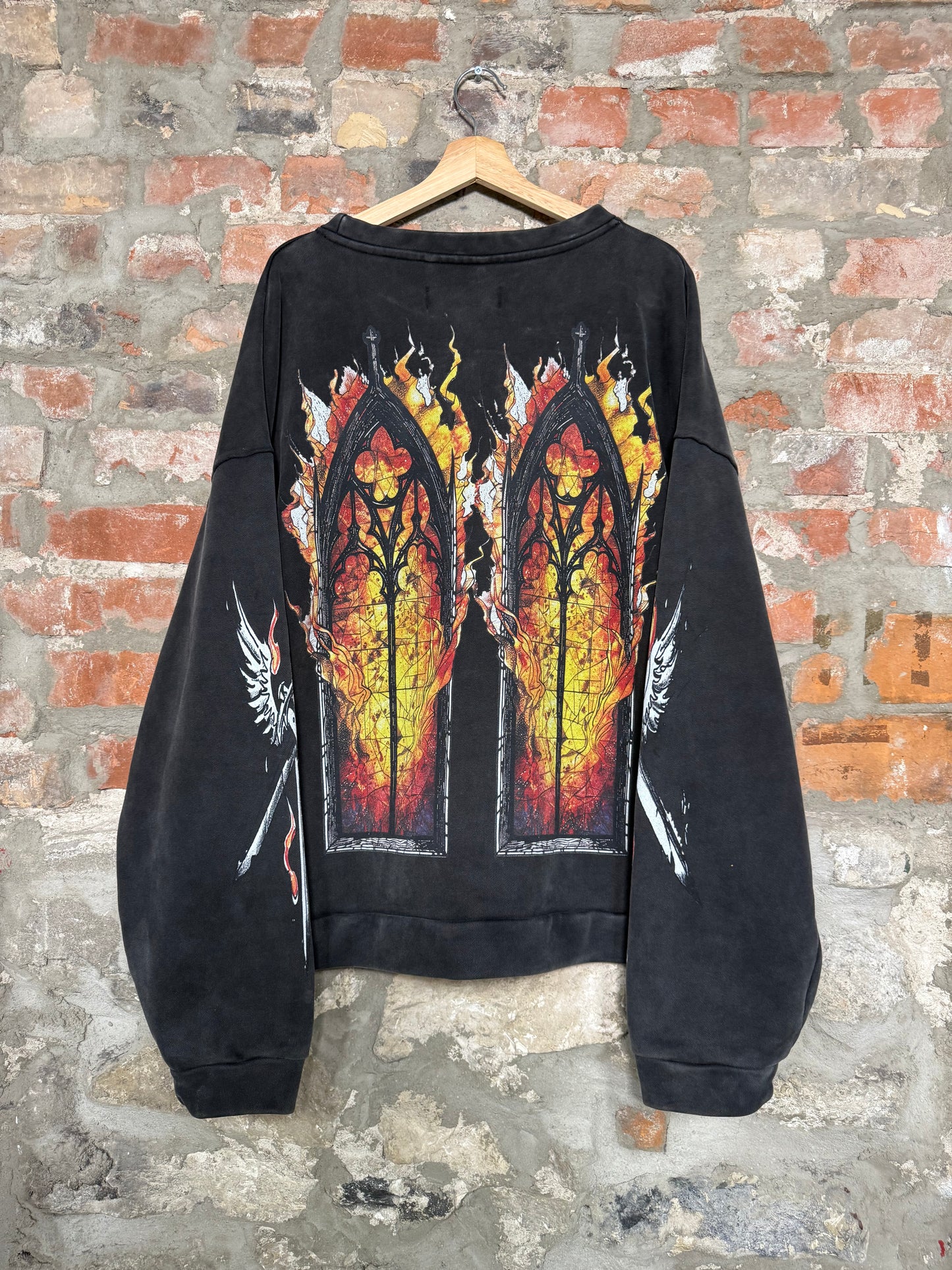 Who Decides War Ember Chapel
Crewneck Sweater Sz XXL