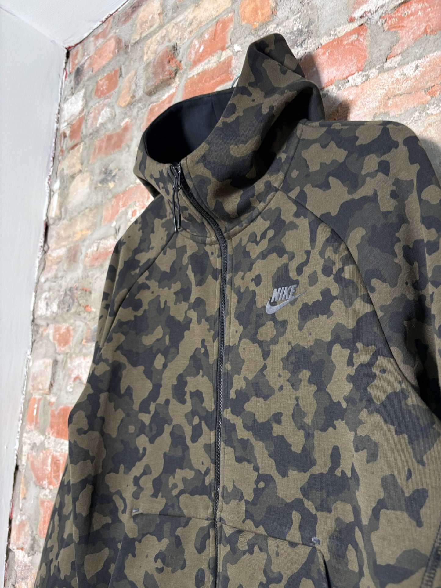 Nike Camo Tech Fleece Sz M