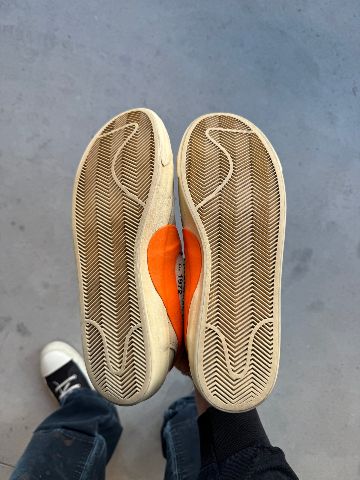 (10M) Nike Blazer Mid x Off-White