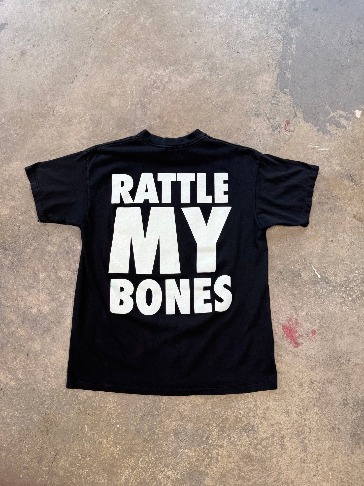 (L) 90’s Rattle My Bones Skull Shirt