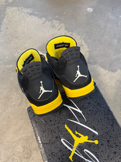 (11) Jordan 4 Thunder Used