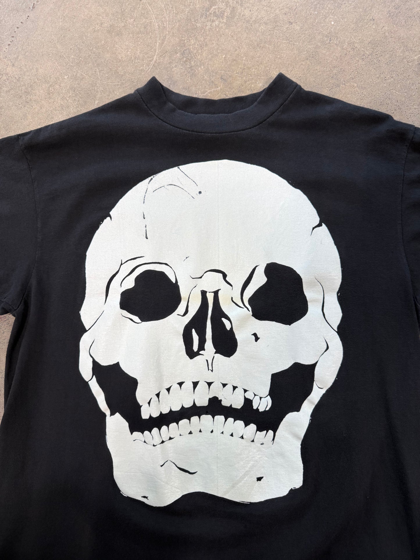 (L) 90’s Rattle My Bones Skull Shirt