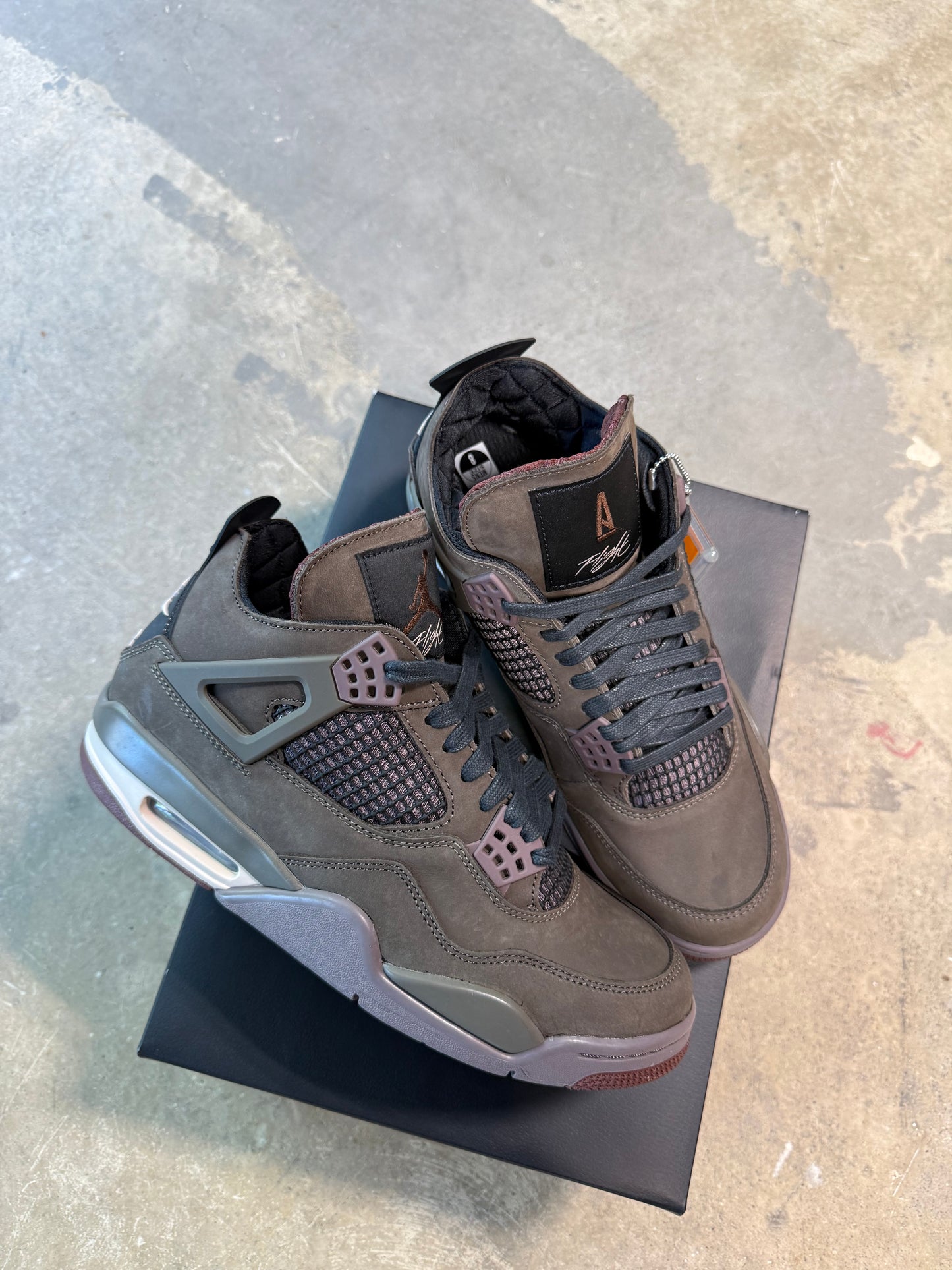 (8) Jordan 4 Retro OG SP AMM