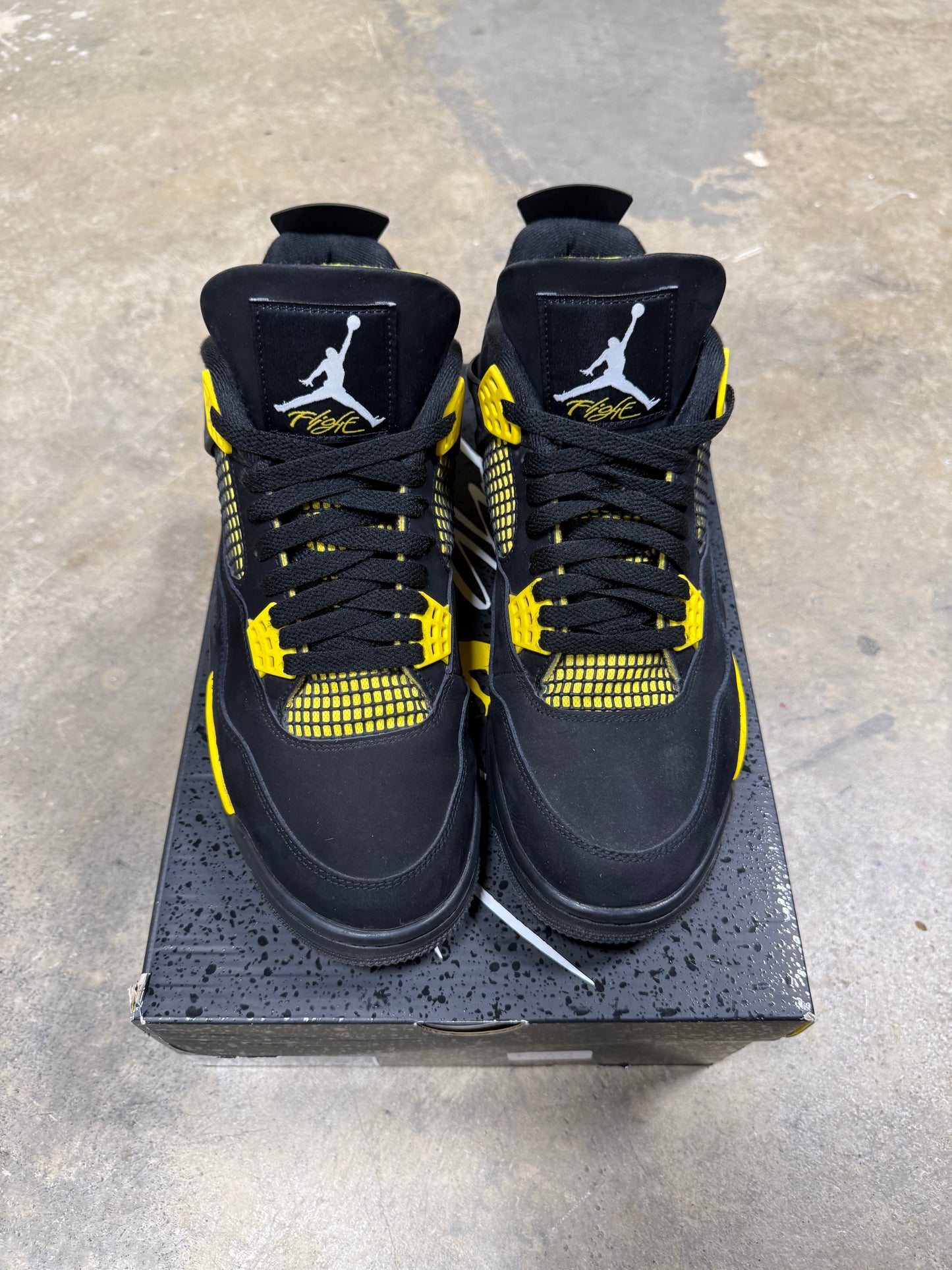 (10.5M) Jordan 4 Retro Thunder 2023