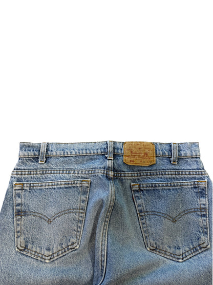 (36) Vintage Trashed Levi’s 550 Jeans