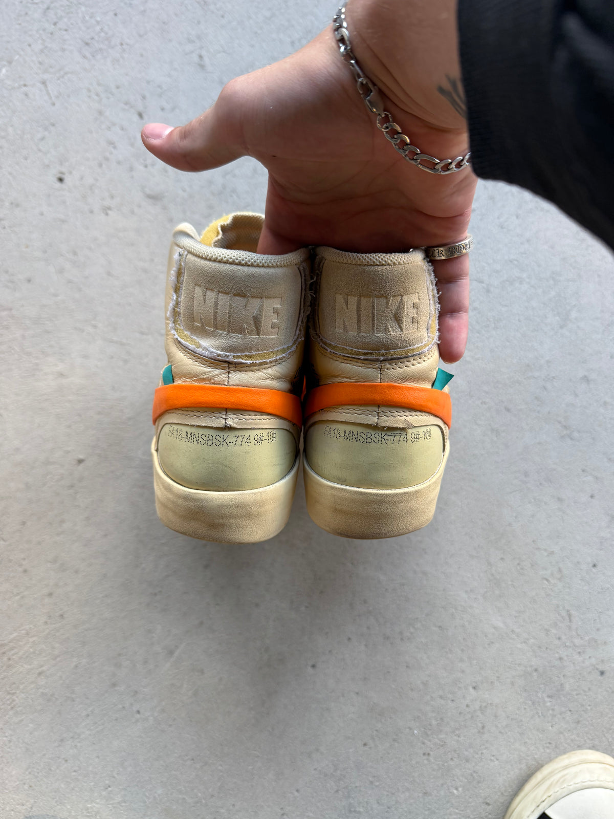 (10M) Nike Blazer Mid x Off-White