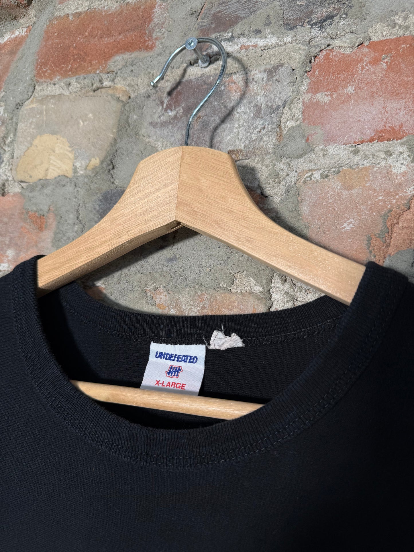 (XL) Undefeated Pocket Logo Tee