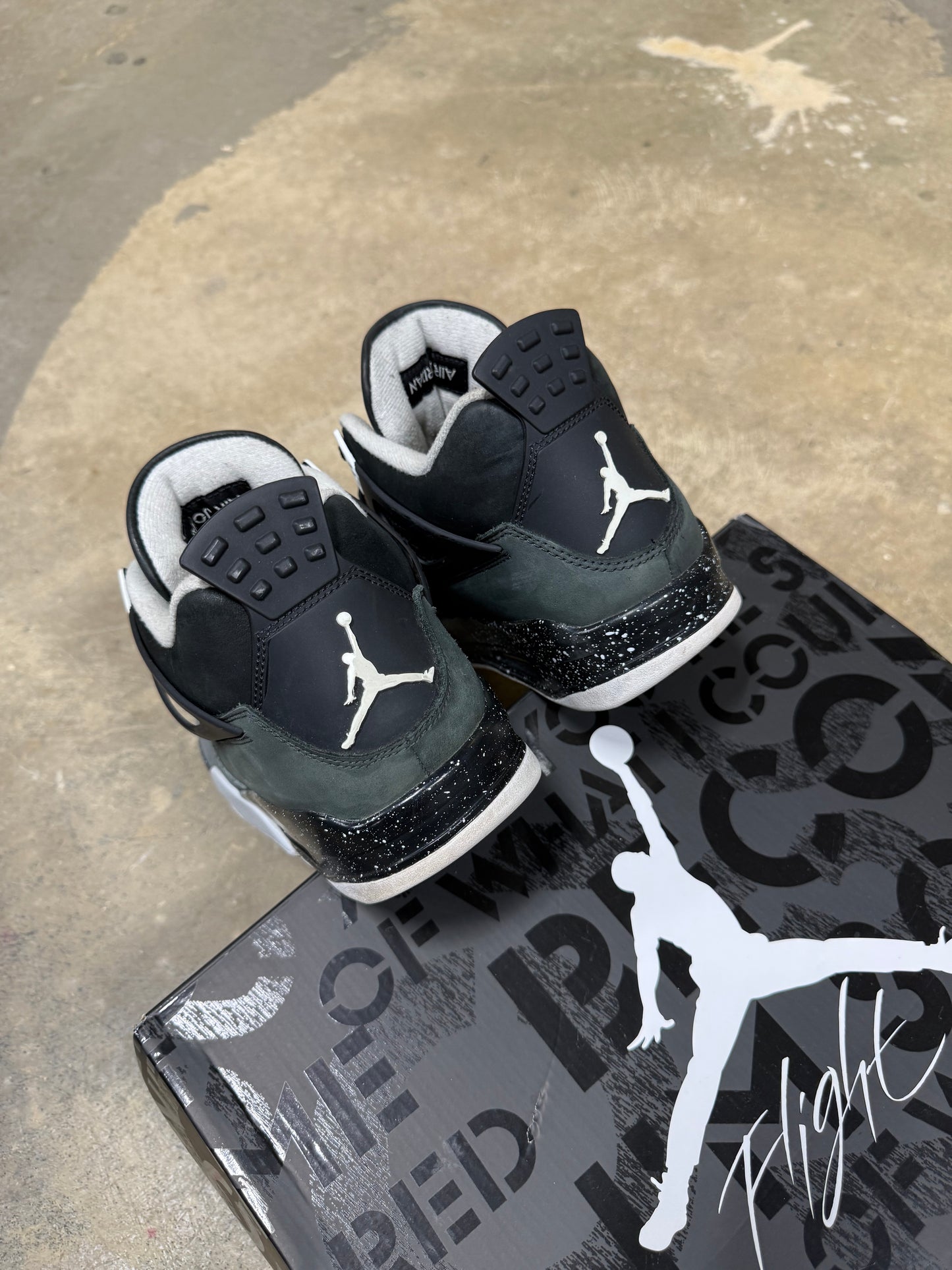 (10.5M) Jordan 4 Retro Fear 2024