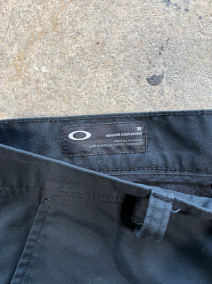 (36 Waist) 00s Oakley Cargo Shorts Black