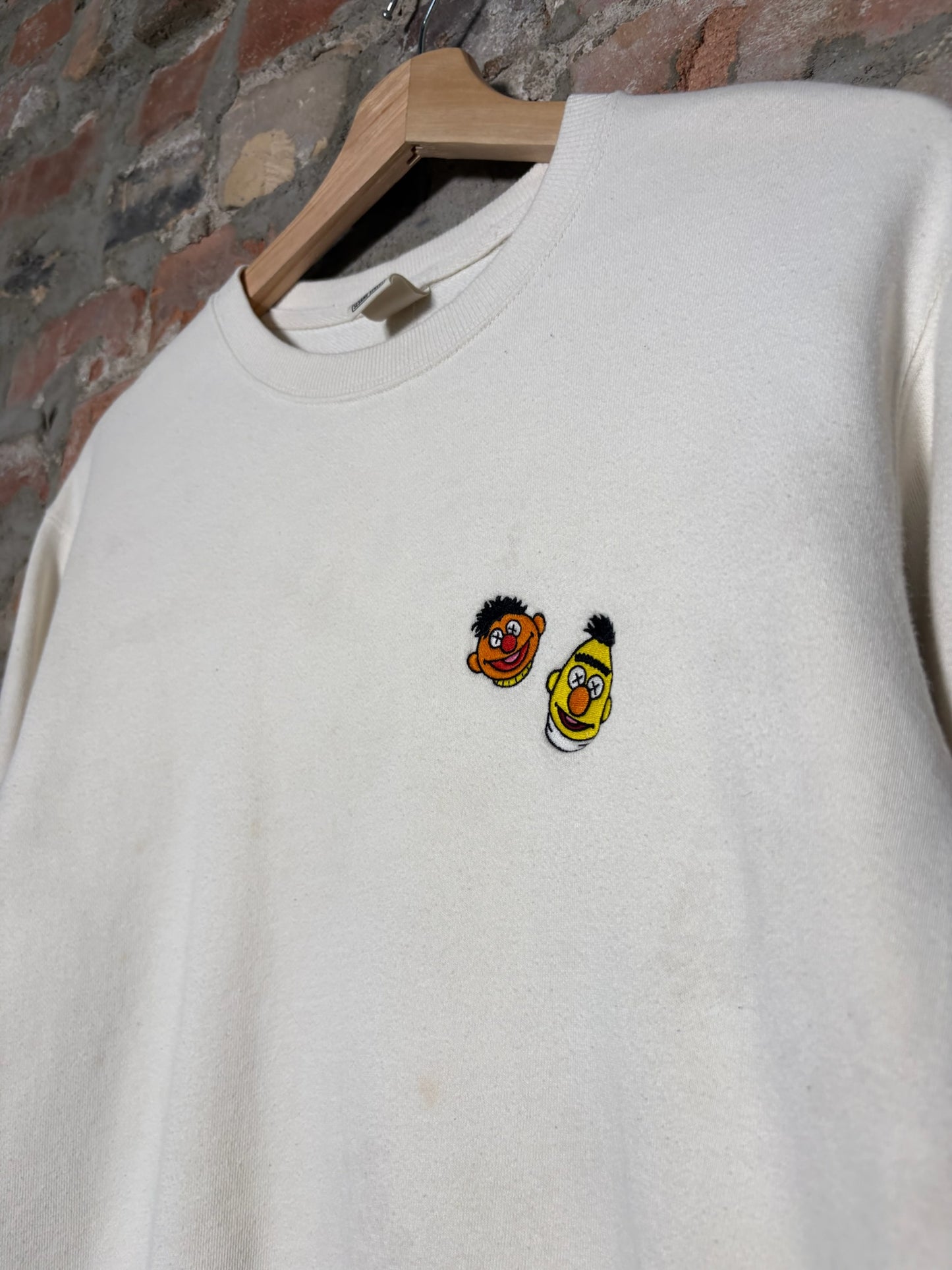 Kaws X Uniqlo Sesame Street Crewneck Sz S