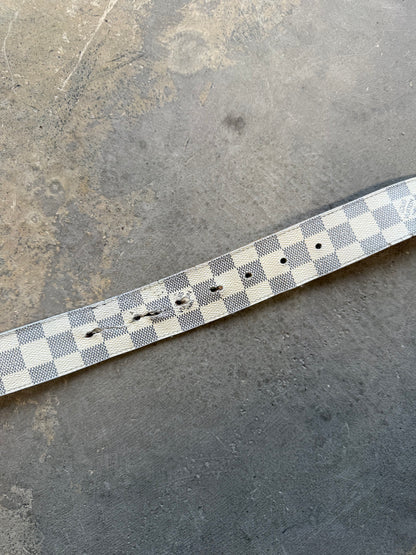 (38) White Louis Vuitton Damier Belt