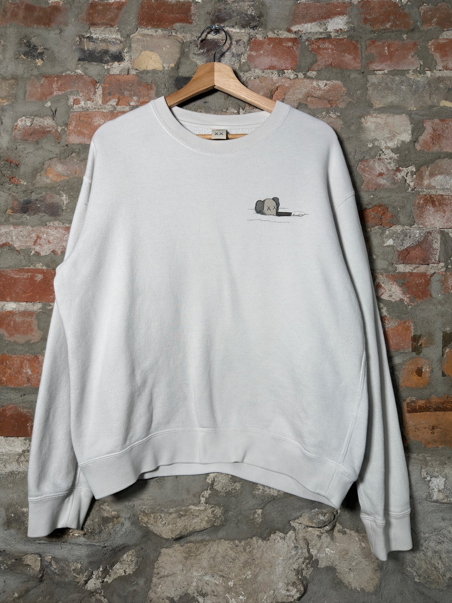 Kaws x UNIQLO Swimming Crewneck White Sz M