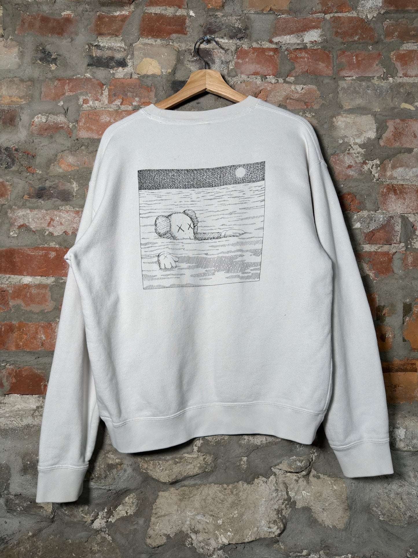 Kaws x UNIQLO Swimming Crewneck White Sz M