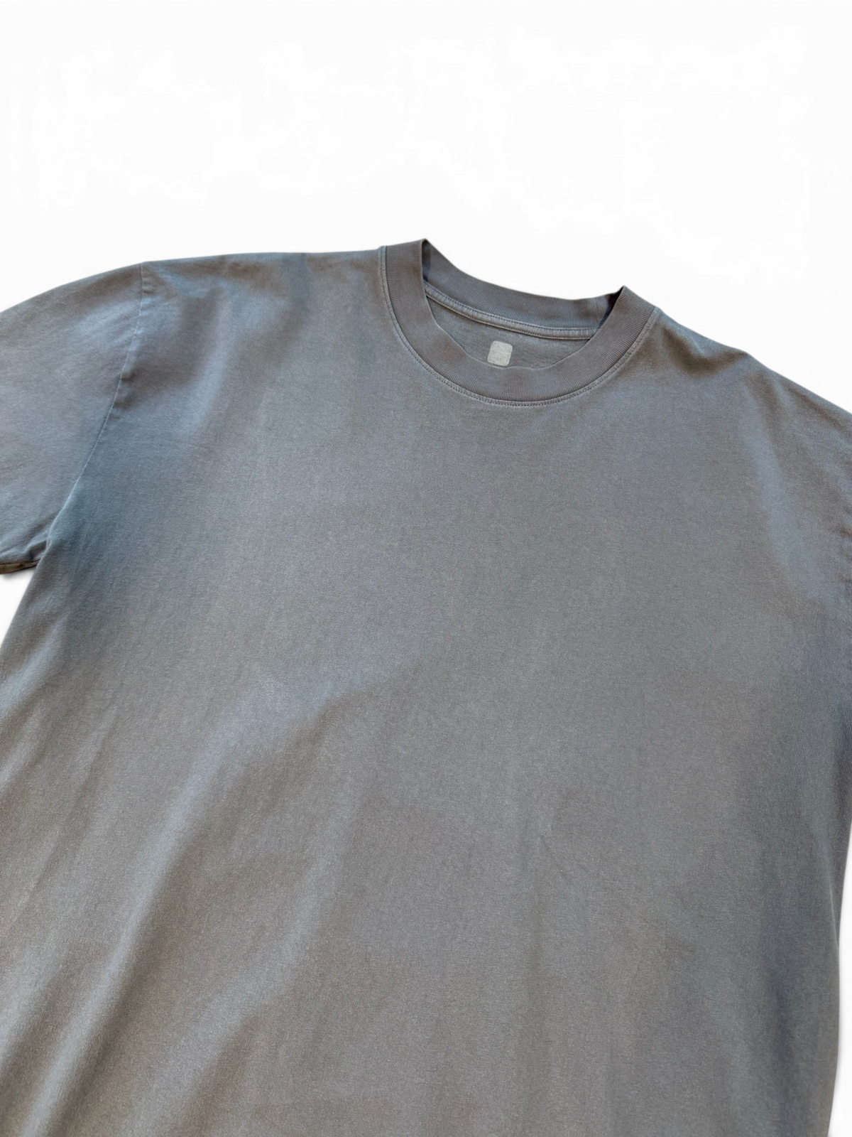 (L) YZY Gap Blank Grey Tee