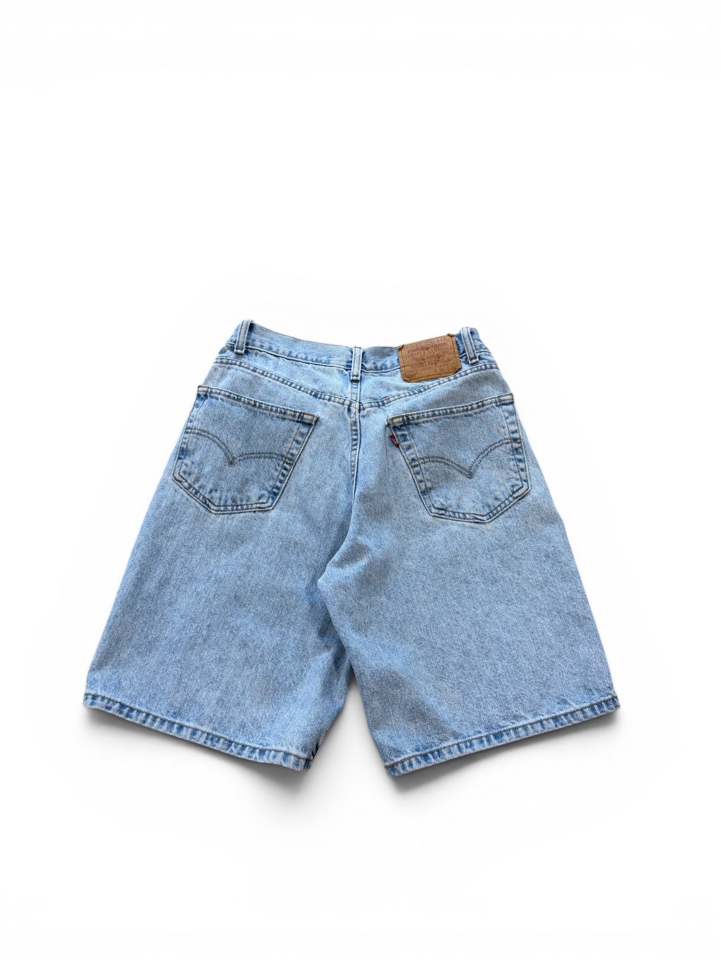 (32W) Vtg Levi 550 Jean Shorts