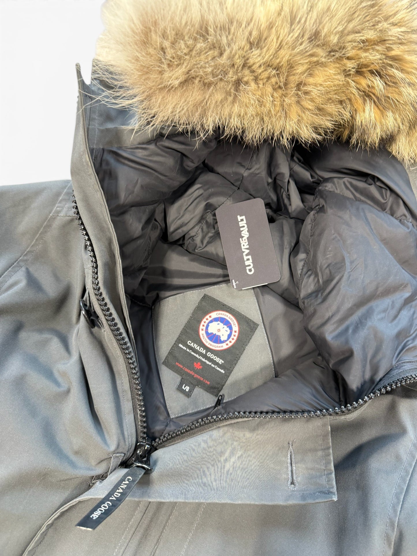 (L) Canada Goose Chateau Parka With Coyote Fur