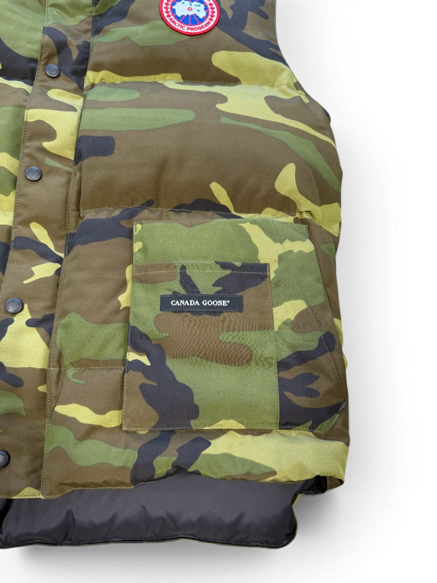 (L) Canada Goose Camouflage Puffer Vest