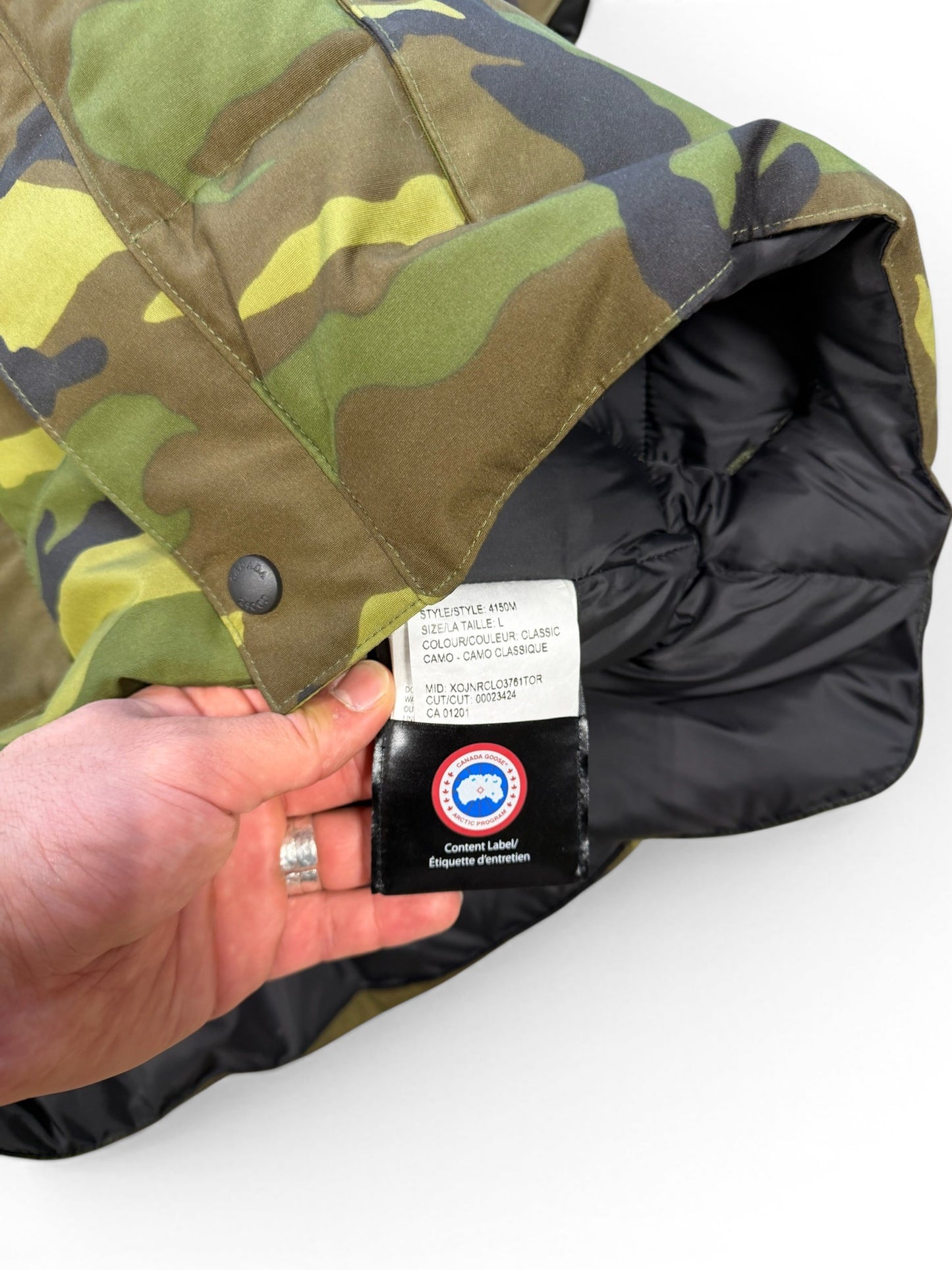 (L) Canada Goose Camouflage Puffer Vest