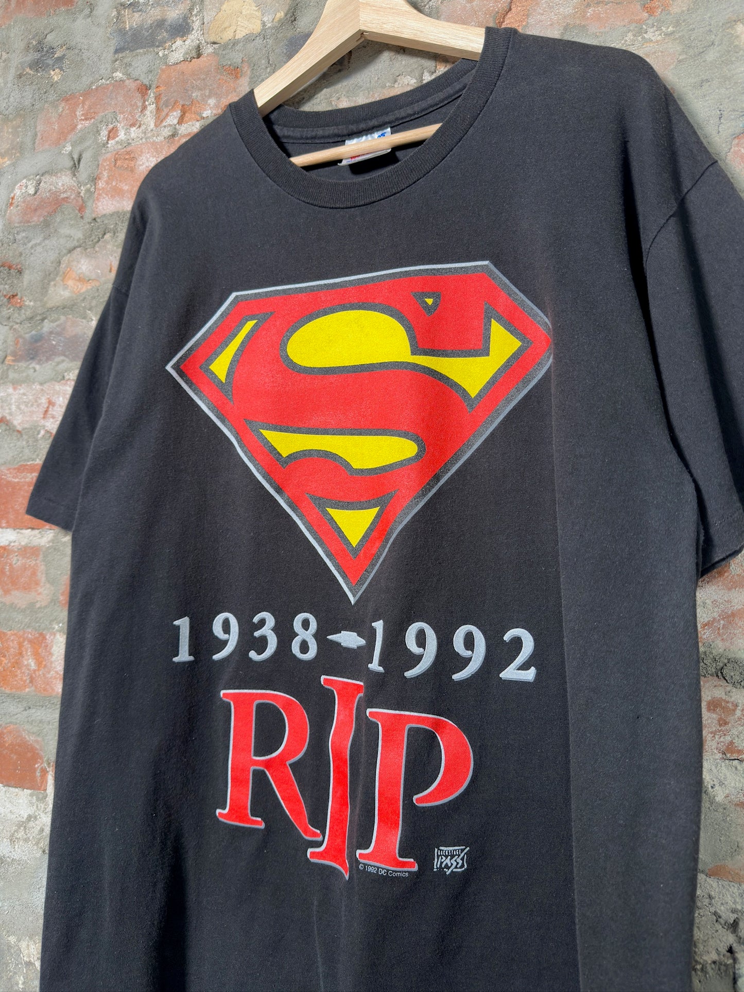 92" RIP Superman Backstage Pass T-Shirt Sz XL