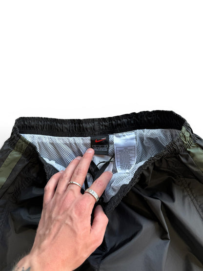 (M) Vintage Nike Green Stripe Track Pants