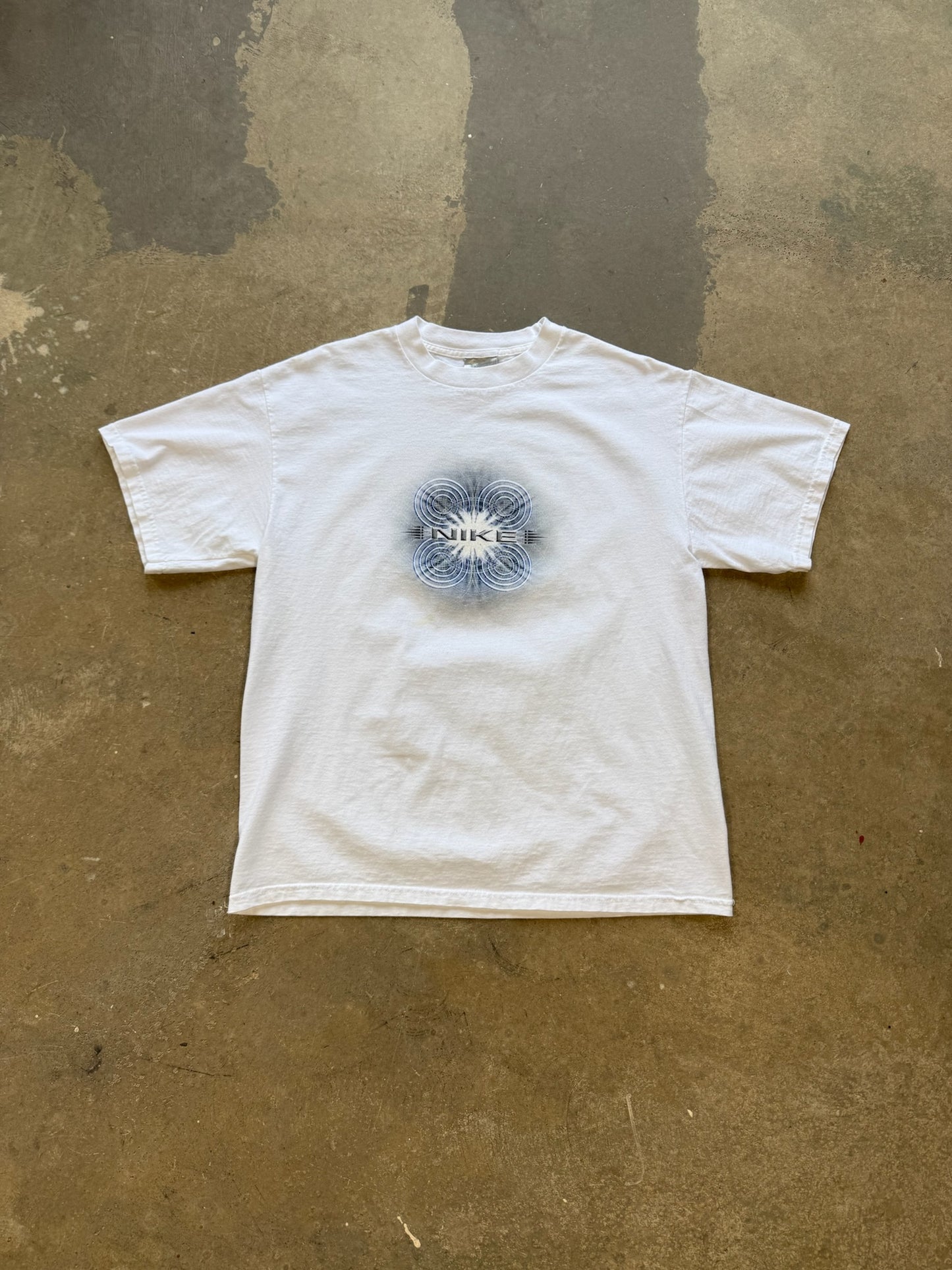 (L) Vintage 2000s Nike Spiral Logo T-Shirt