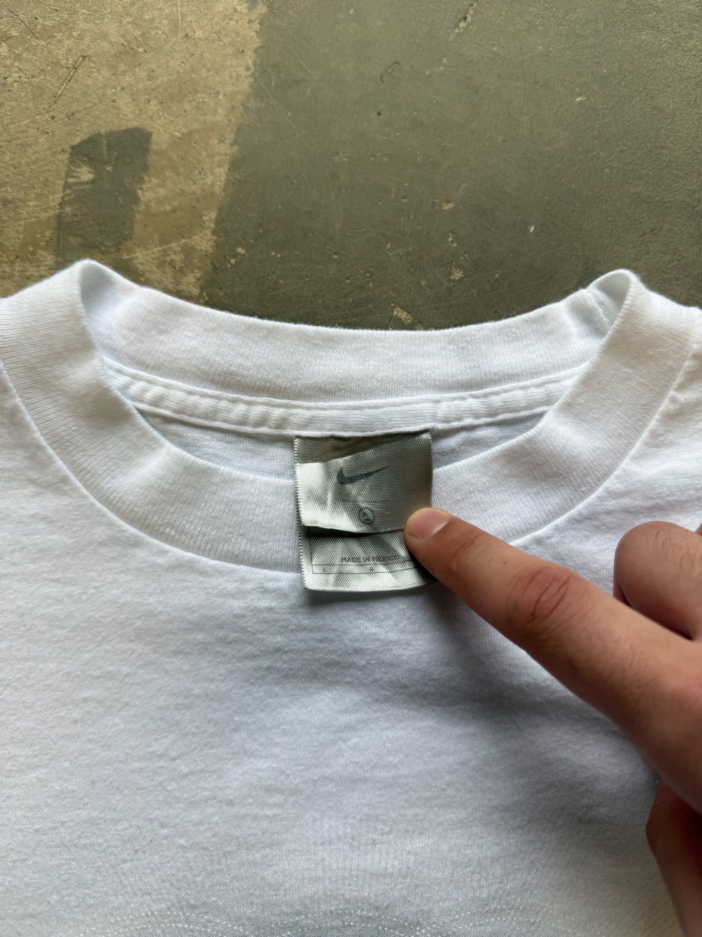 (L) Vintage 2000s Nike Spiral Logo T-Shirt