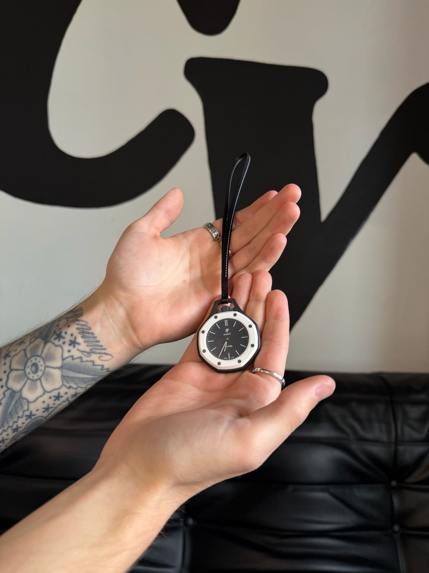 AP x Swatch Royal Pop Ocho Negro