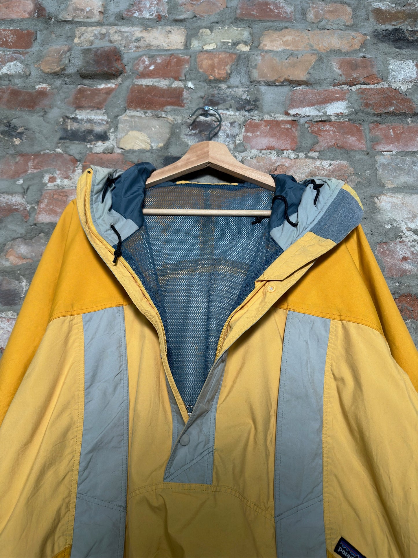 (M) 90s Patagonia Yellow Windbreaker
